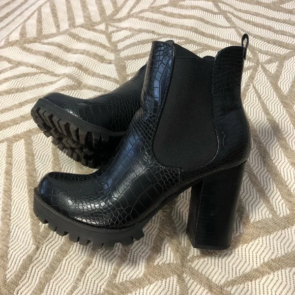 Soda Black Chunky Heeled Ankle Boots with crocodile/snake print - Picture 3 of 14